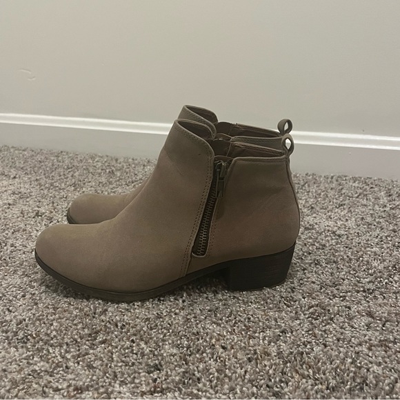 Dunes Women's Cream Dolly Ankle Booties size 7 - Picture 3 of 8